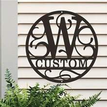 1PC Personalized Round Metal Monogram Wall Art, Custom Alphabet Plaque With Rustic Farmhouse Style, Iron Construction 26 Letters Welcome Sign, Easy Hanging Ornament For Couple Lovers Family Home Office Living Room Garden Decor, 2D Flat Housewarming Valentine's Day Gift,School Supplies,Back To School