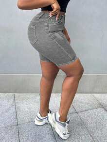 Quần short denim nữ mùa hè dáng ôm, co giãn, rách nhẹ, trang trí họa tiết râu mèo, phù hợp với dáng người đầy đặn, lý tưởng cho kỳ nghỉ, bãi biển, buổi hòa nhạc, lễ hội để khoe phong cách denim. - Màu Xám nhạt - Xem 4
