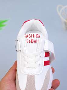 1 双儿童百搭新款舒适软底户外休闲厚底运动鞋，适合户外、度假、上学、四季