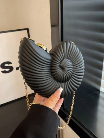 2025金色海螺形单肩包，可拆卸肩带，时尚口红袋，优雅时尚的单肩包，适合晚上外出