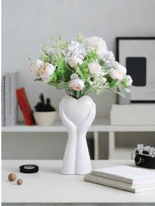 1个心形装饰花瓶 - 非常适合婚礼和家居装饰，可用作客厅、卧室、咖啡桌的圆形中心装饰品，也是生日、毕业等场合的最佳礼物。（购买时请注意尺寸） - 新款捧心花瓶 - 查看 3