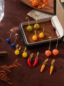 1 对精致、可爱、甜美的水果风格橄榄橙胡萝卜柠檬桃吊坠高品质女士耳环，镀 18K 金，适合送给妻子、母亲和女朋友的日常佩戴。