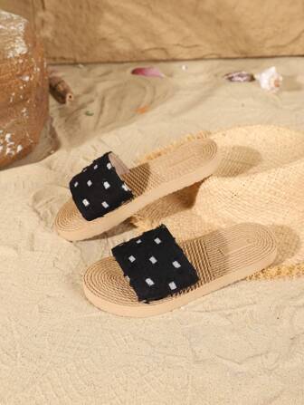 Nouvelles sandales plates de plage polyvalentes d'été pour femmes