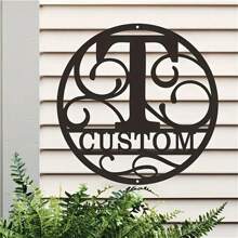 1PC Personalized Round Metal Monogram Wall Art, Custom Alphabet Plaque With Rustic Farmhouse Style, Iron Construction 26 Letters Welcome Sign, Easy Hanging Ornament For Couple Lovers Family Home Office Living Room Garden Decor, 2D Flat Housewarming Valentine's Day Gift,School Supplies,Back To School