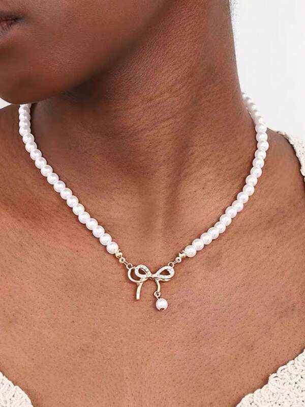 1pc Pearl Bow Pendant Necklace, Fashion Elegant Faux Pearl Crystal Bowknot Pendant Clavicle Chain Necklace, Suitable For Girls & Women (Pearl Quantity Random)