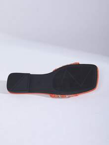 女士平底人字拖，2025新款休闲波西米亚绑带凉鞋，大码时尚夏季平底绑带凉鞋