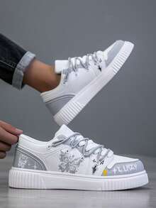 Herrskor med snörning, moderiktiga streetstyle-sportskor, asymmetriska grafiska tryck - vit aska - Visa 4