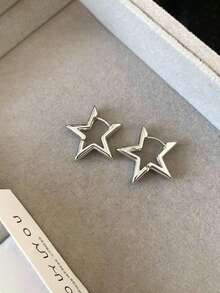 2 件优雅五角星设计女士耳环夹，适合日常和节日佩戴