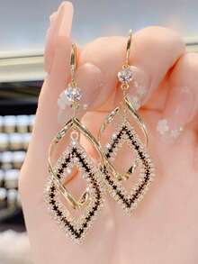 1 对奢华高端时尚小众钻石几何设计简约长款吊坠耳环