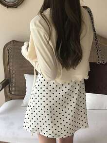 1 件女士温柔风格荷叶边耸肩罩衫，轻盈短款防晒系腰罩衫