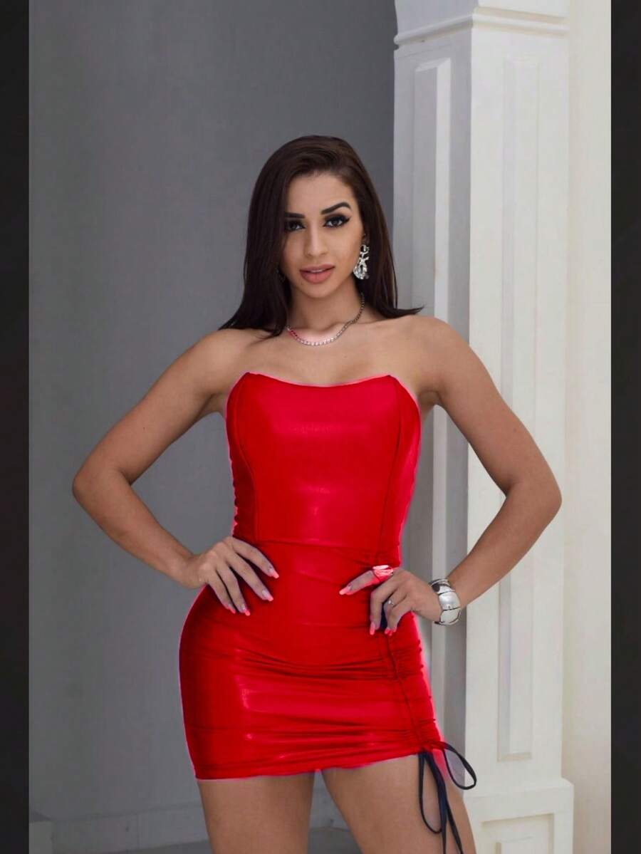 Short Murceguinho Dress: Lightness And Style In Every Movement" - Red - View 1
