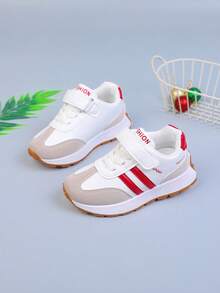 1 双儿童百搭新款舒适软底户外休闲厚底运动鞋，适合户外、度假、上学、四季