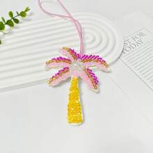 椰子树包吊坠、串珠椰子树、人造珍珠和果实累累的椰子树象征着毅力/顽强的生命力，手工串珠热带棕榈树钥匙扣 - 充满活力的绿色和粉红色 DIY 棕榈树饰物，带有白色花朵装饰，波西米亚风棕榈树饰物包和服装背包配饰，适合女性和男性