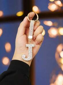 Llavero con letra del alfabeto adornado con rhinestones brillantes - Colgante de cristal de la suerte, accesorio de aleación brillante para bolsos y mochilas - Regalo perfecto para cumpleaños y ocasiones especiales, llavero, anillo, accesorio para bolso, mochila, coche, pendiente para mujeres y niñas, accesorios para billetera y bolso, letra inicial del alfabeto de la A a la Z
