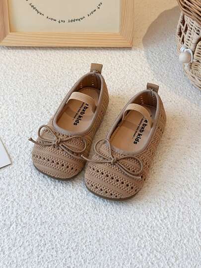 1 paar effen platte kinderschoenen, uitgehold ontwerp met strik, lage ronde neus, Magic Tape instappers, zacht en comfortabel, minimalistische stijl, geschikt voor alle seizoenen, voor binnen en buiten, school