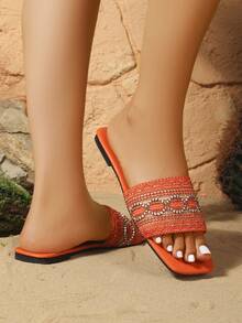 女士平底人字拖，2025新款休闲波西米亚绑带凉鞋，大码时尚夏季平底绑带凉鞋