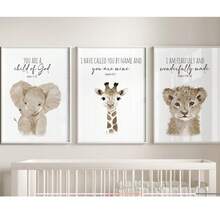 三件套手绘动物主题儿童房墙画 - 励志圣经经文印花，包含长颈鹿、大象和狮子图案，木框/帆布材质 - 婴儿房装饰、家居装饰、中性圣经经文、现代波西米亚风格儿童房装饰、迎婴派对装饰 - 彩色 - 查看 2