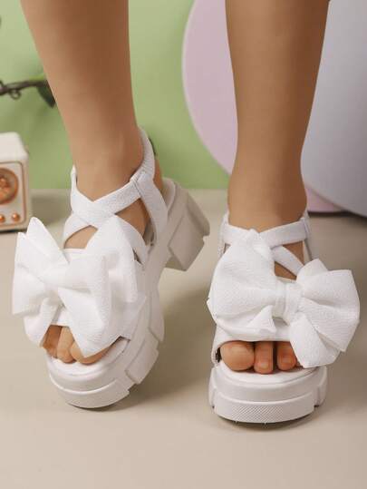 Mädchen Mode Flache Sandalen, Schmetterling Dekor Süß Niedlich Dicke Sohle, geeignet für Kinder Outdoor Spiel und Urlaub, neu für den Sommer