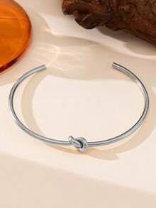 A Geometrically Shaped White Gold Bracelet With Buttons, Suitable For Ladies To Wear On A Daily Basis - Silver - View 4