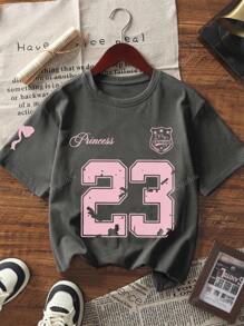 Camiseta feminina com estampa fofa de laço e número 23, gola redonda e manga curta, top moderno e versátil para o verão