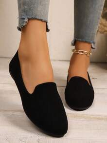 Fall/Winter Women's Fashion Simple Flats, Round Toe Slip-On Casual Shoes, Black Suitable For Work, Commuting, European Style, Flat Heel Pointed Toe Shoes, Maternity & Plus Size - Black - View 3