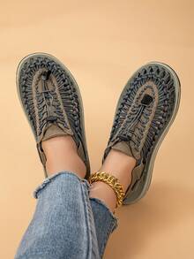 手工编织多色舒适凉鞋，时尚休闲透气步行鞋，女士和加大码男士封闭式脚趾一脚蹬凉鞋，适合夏季 - 灰色 - 查看 2