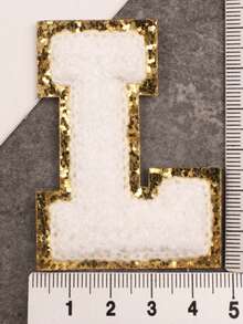26个A-Z字母贴片，金色，可移除缝制3D刺绣字母贴纸，适用于帽子、牛仔裤、衣服、包包、DIY工艺品、时尚装饰、珠宝盒、收纳盒、手机壳等。 - 彩色 - 查看 27