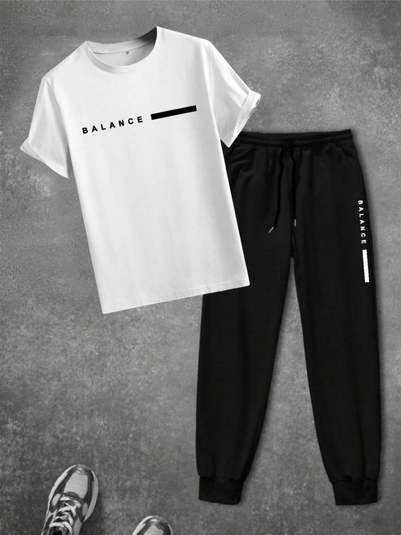 طقم كاجوال مكون من بلوزة كم قصير مطبوع بطباعة إنجل...