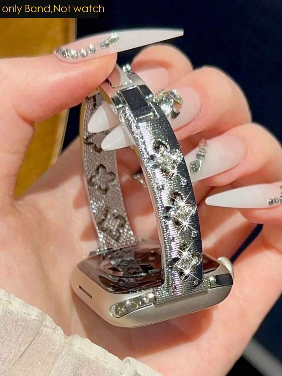 1条纤薄银色金属表带，兼容，专为女性设计 - 花卉镂空雕刻水晶几何图案，无需工具即可调节，送给她的礼物，兼容 38/40/41/42/44/45/49/46mm、Ultra3/2/1/SE/S10 9/8/7/6/5/4/3/2/1，时尚饰品配饰，适合所有季节。