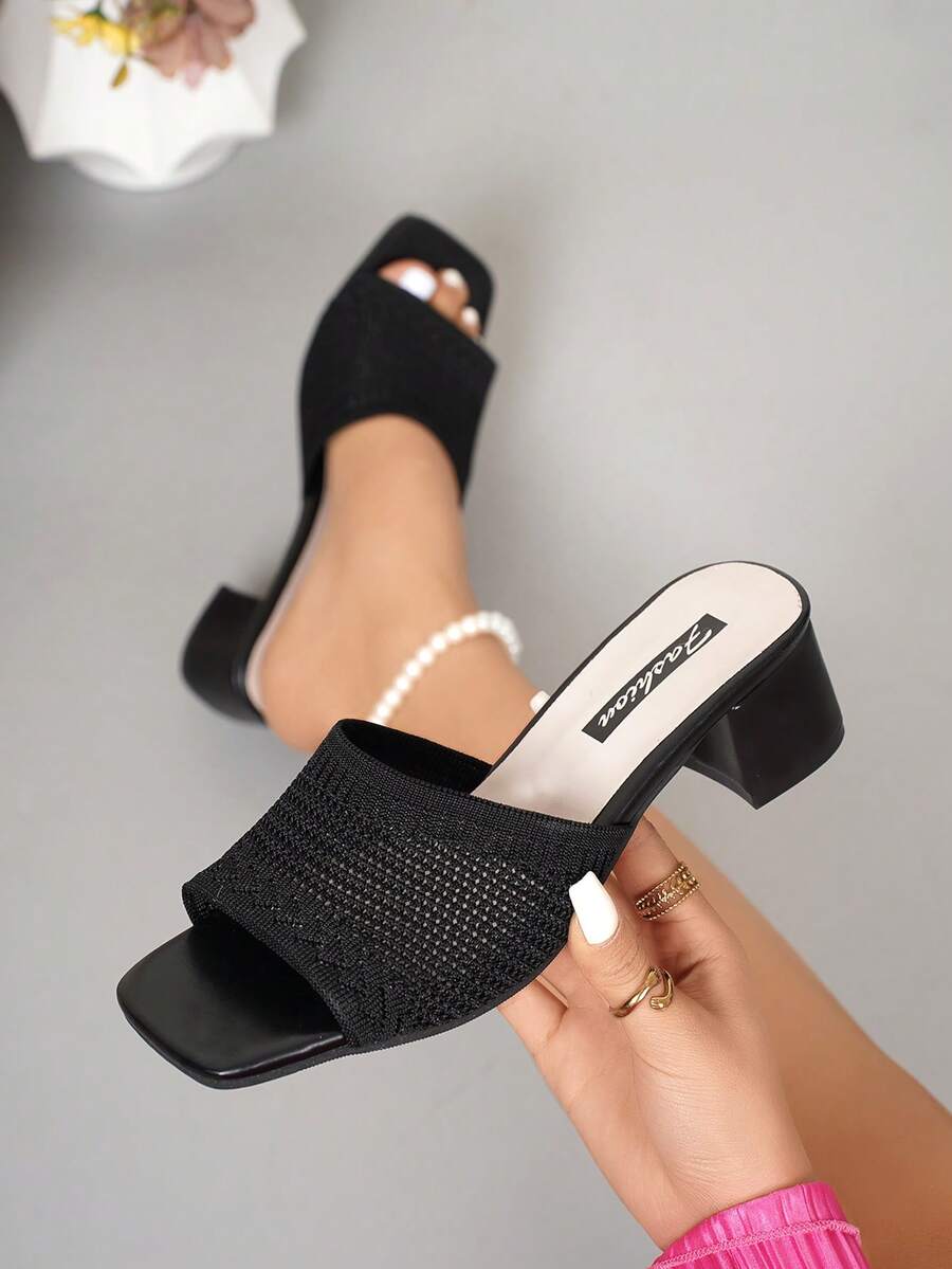 Giày sandal cao gót nữ thời trang, năng động, màu xanh lá cây tươi mát, thiết kế hở mũi vuông, gót dày, thích hợp cho mùa xuân hè.