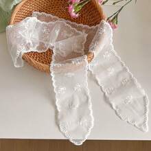 1条柔软优雅的蕾丝围巾，时尚植物图案围巾，刺绣细围巾，适合办公室女士用作腕带、发带、头巾、颈巾等。 - 白色 - 查看 17