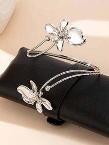 1 件合金双头银花镂空手镯，简约优雅时尚袖口手链，适合母亲节礼物、派对、宴会和日常佩戴