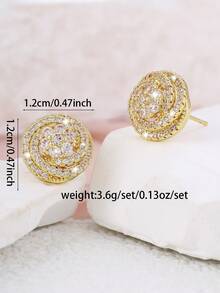 1 对奢华金色花朵设计耳环，饰有耀眼的合成方晶锆石，适合日常、约会、通勤，是送给好朋友生日的绝佳礼物