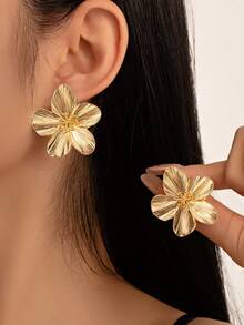 1 Pair Elegant Multicolor Dopamine Inspired Gold Flower Shape Five-Leaf Stud Earrings, Wedding Gift For Her - Style 3 - View 2