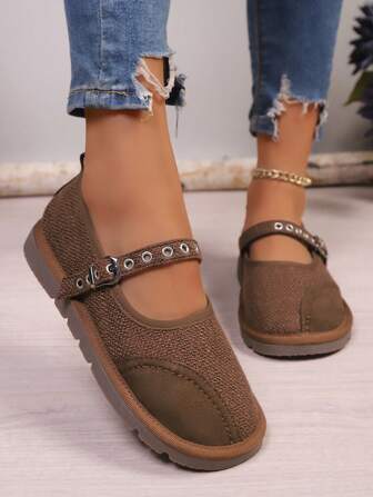 Mjuka snörskor i mocka, halkfria platta loafers lämpliga för promenader