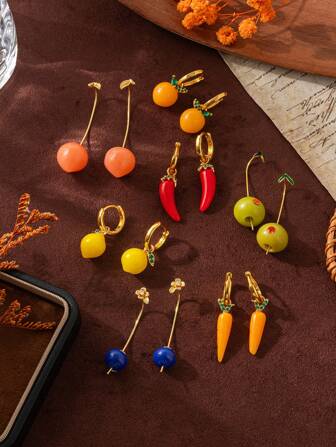 1 par de exquisitos, lindos y dulces pendientes de mujer con diseño de frutas como oliva, naranja, zanahoria, limón y melocotón, bañados en oro de 18K, adecuados para regalar a esposas, madres y novias para uso diario.