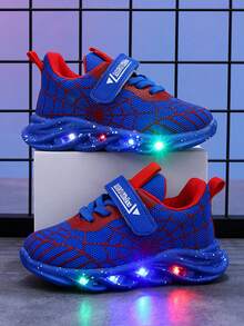 MGO Kidss Tênis MGO Kids para meninos com solado iluminado, nova moda primavera/outono 2024, tênis luminosos com estampa de teia de aranha para meninos, calçados esportivos de malha respirável para crianças de 1 a 6 anos