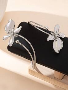 1 件合金双头银花镂空手镯，简约优雅时尚袖口手链，适合母亲节礼物、派对、宴会和日常佩戴