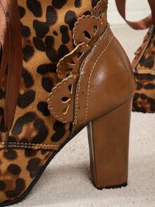 秋冬女款哥特风棕色豹纹西部靴，喇叭边带丝带系带细节粗跟高跟马靴，休闲户外度假复古欧美时尚风格网红推荐，优雅女士中筒靴 - 棕色 - 查看 7