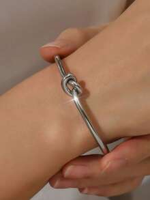 A Geometrically Shaped White Gold Bracelet With Buttons, Suitable For Ladies To Wear On A Daily Basis - Silver - View 2