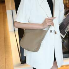 Women Shoulder Bags - 卡其 - 查看 1