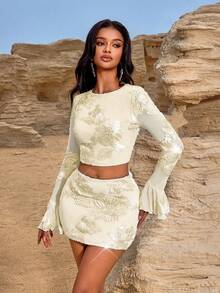 女士时尚 3D 刺绣镂空露背喇叭袖短款上衣和紧身迷你裙 2 件套，适合日常和派对