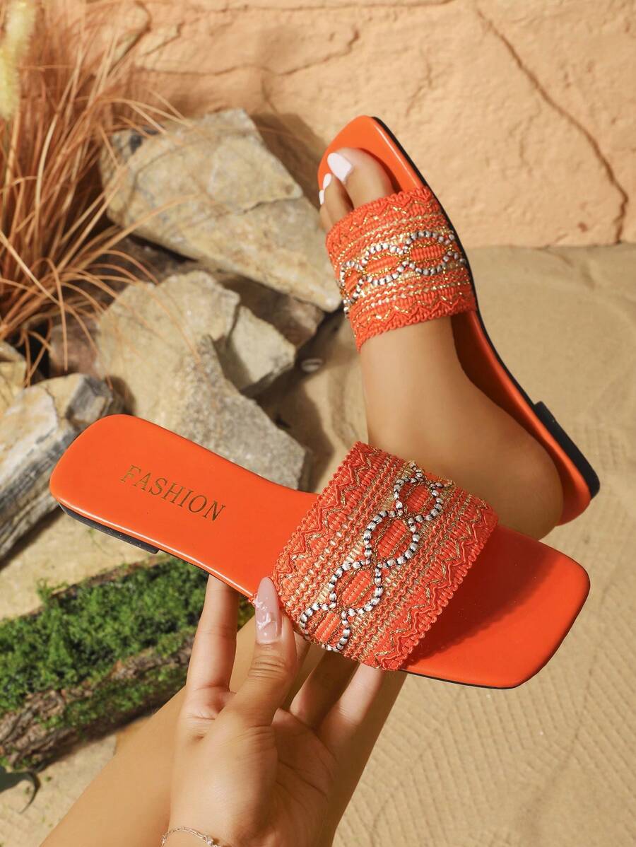 女士平底人字拖，2025新款休闲波西米亚绑带凉鞋，大码时尚夏季平底绑带凉鞋