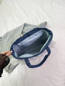 极简风格毛边字母设计牛仔帆布托特包，纯色大容量单肩包，适合女性日常使用，上班通勤书包，返校背包，经典休闲，轻便，便携，行李带设计，适合少女女大学生，非常适合返校、大学、初中、高中、开学第一天，女士西式钱包