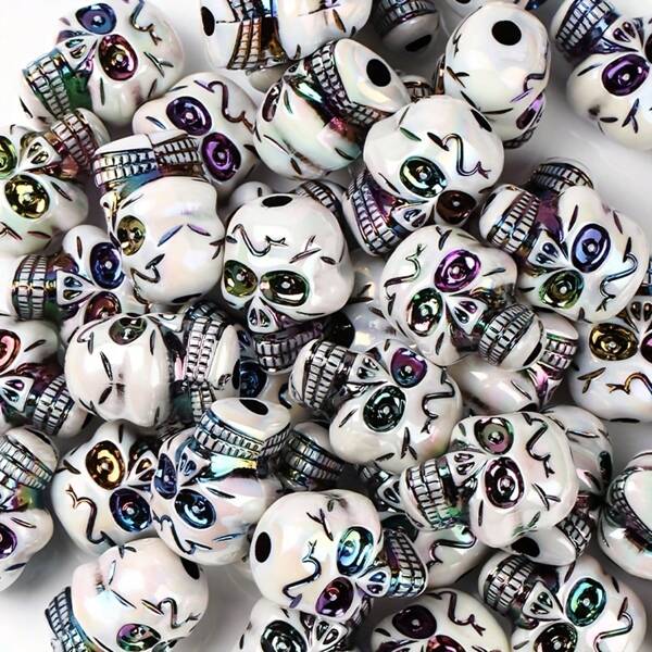 50 piezas Cuentas acrílicas con diseño de calavera estilo retro con agujero recto - Tema de Halloween y Pascua, diseño de ojo colorido, adecuado para hacer joyas DIY, pulseras, collares y regalos artesanales, cuentas para manualidades de fiestas | Accesorios de Halloween | Colores de cuentas vibrantes, decoraciones de Halloween
