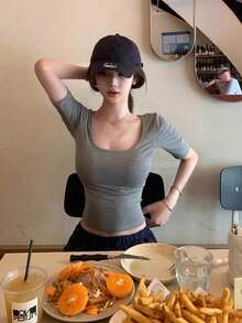 Minimalistic U-Neck Middle Sleeve T-Shirt, Design Style, Slim Fit Cropped Top For Summer - Grey - View 4