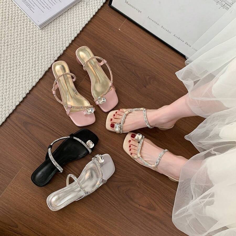 Women Athletic & Outdoor Sandals & Slides - 黑色 - 查看 1