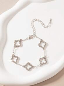 1 Stück grenzüberschreitender Cut Out Vier-Blatt-Blumen Diamant-Armreif, süßes Kleeblatt-Armband