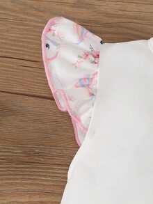 休闲女婴白色长颈鹿印花连体衣，夏季