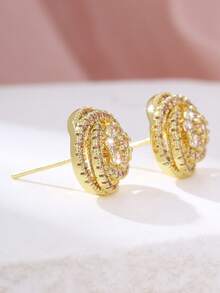 1 对奢华金色花朵设计耳环，饰有耀眼的合成方晶锆石，适合日常、约会、通勤，是送给好朋友生日的绝佳礼物